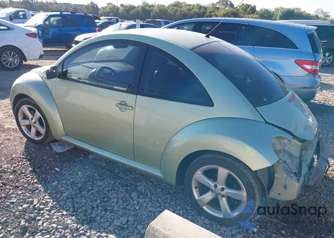 2007 Volkswagen New Beetle 2.5 из США, поврежденный, VIN 3VWSW31C47M513032